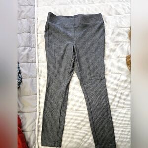 LOFT Gray/Black Ribbed Leggings Size MP